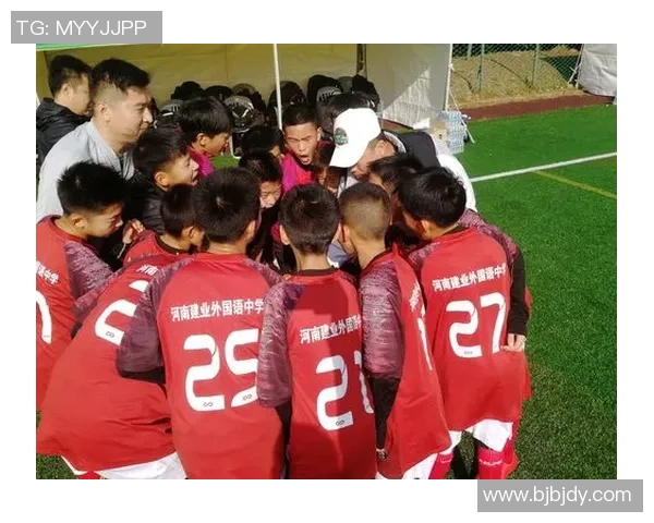 深圳足球队的拼搏之路：一段不屈不挠的奋斗纪实与荣耀回顾