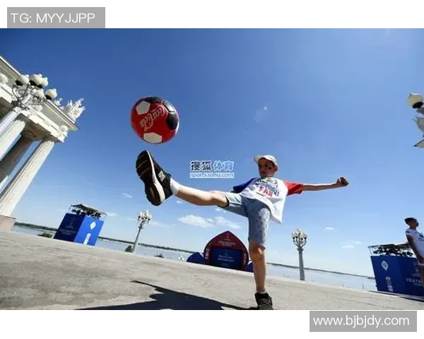 足球明星与小孩的奇妙互动特效展现精彩瞬间